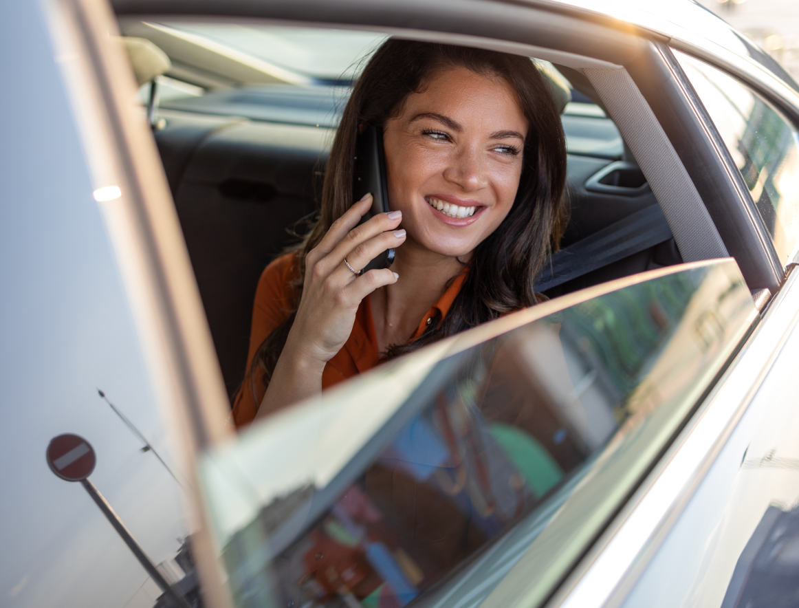 Voyager world  Airport Transfers in UAE