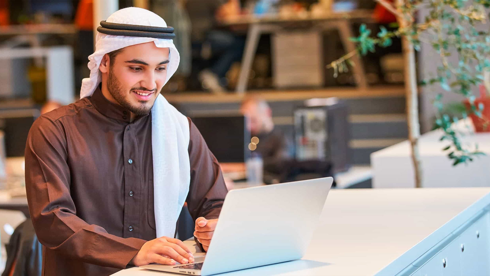 PromoCardWithHighlights Transparency and Realtime updates