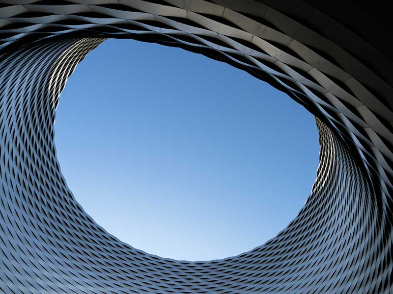 The week starts with geopolitical relief