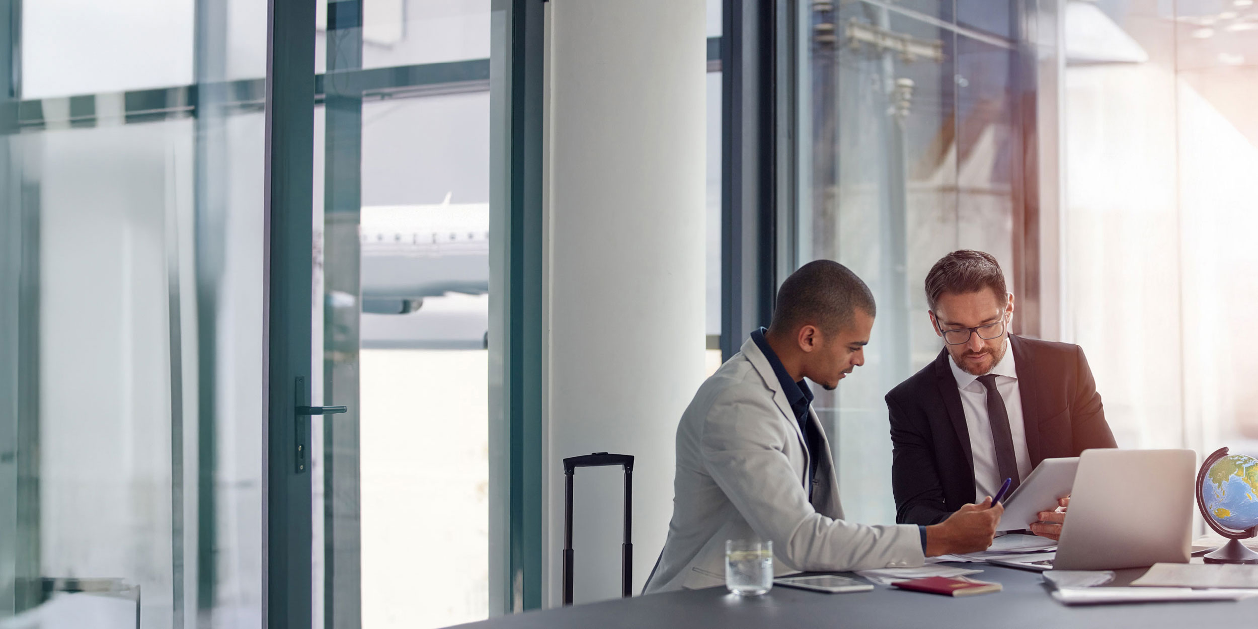 بطاقة حلول السفر للشركات من بنك الإمارات دبي الوطني